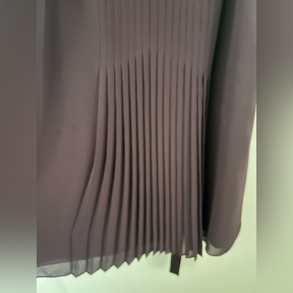 Ann Taylor Loft pleated v-neck sleeveless dress size 10 - Picture 3 of 6